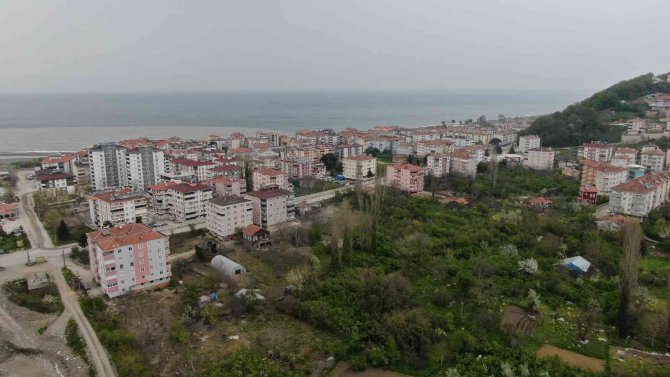 Kastamonu’da Heyelanlı Bölgede Bulunan 16 Binanın Yıkımı Devam Ediyor