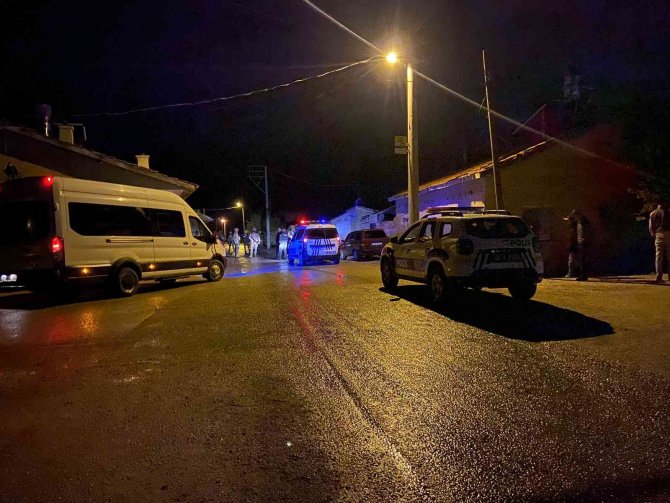 Tüfekle Ateş Etti, Polise Silah Doğrultup Kaçtı