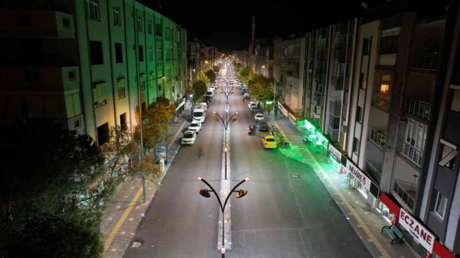 Akhisar’ı Büyükşehir Güzelleştiriyor