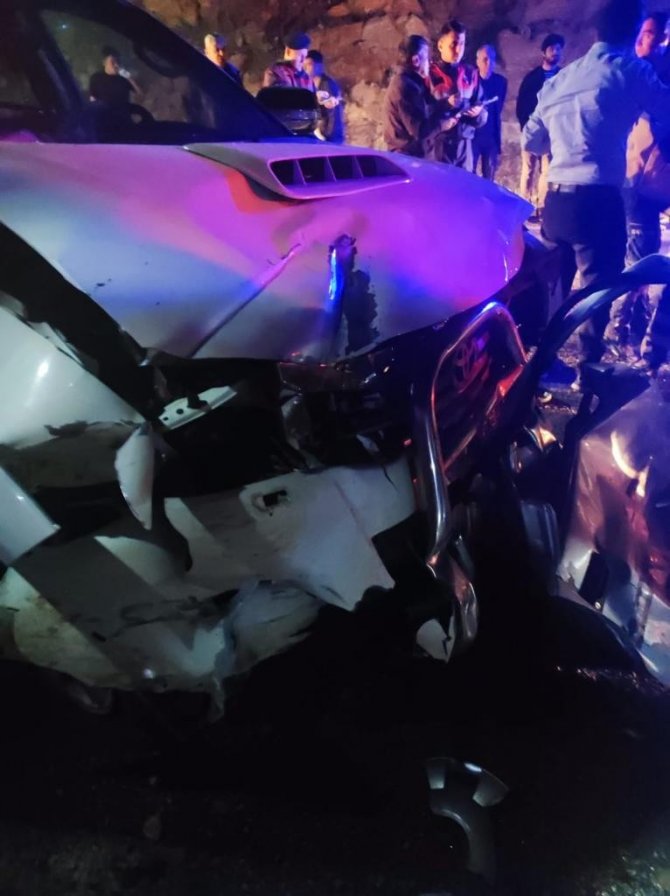 Manisa’da Trafik Kazası: 2’si Çocuk 5 Yaralı