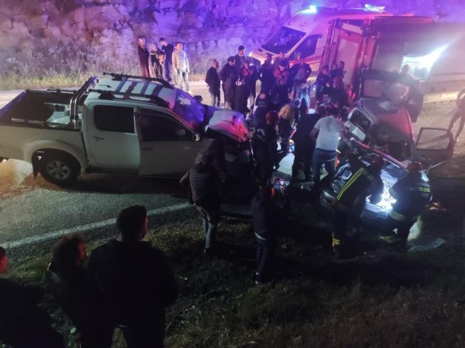 Manisa’da Trafik Kazası: 2’si Çocuk 5 Yaralı