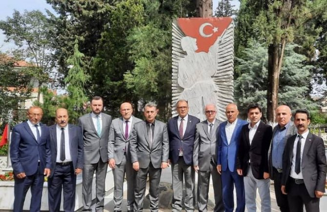 Mhp Yalova İ̇l Teşkilatı’ndan Şehitliklere Ziyaret
