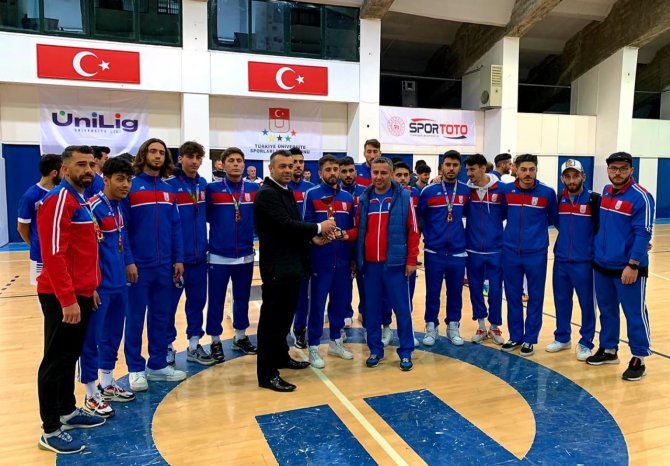 Üniversite Futsal Takımı Bronz Madalya İle Döndü