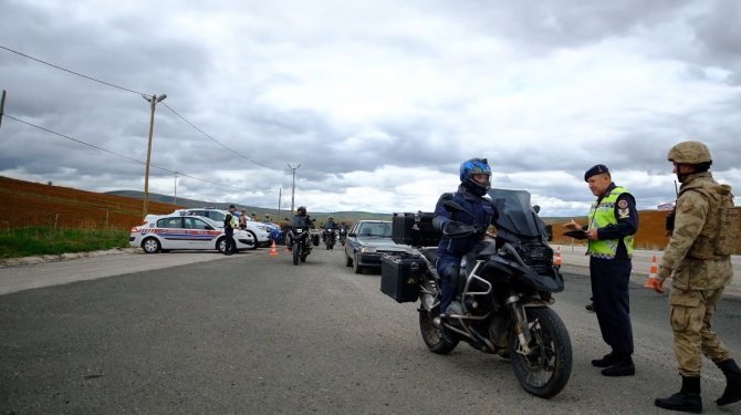 Jandarmadan Dron İle Trafik Denetimi