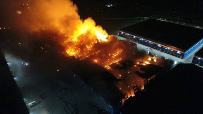 Rusya’da Matbaa Deposunda Yangın