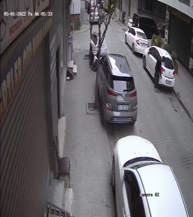 Cam Parçasıyla Onlarca Aracı Çizdi
