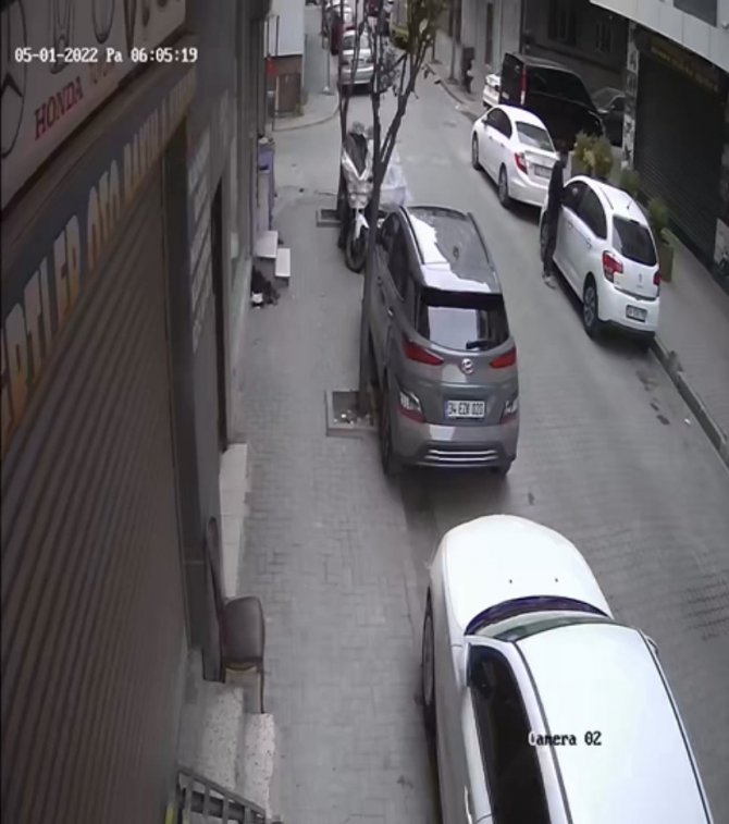 Cam Parçasıyla Onlarca Aracı Çizdi
