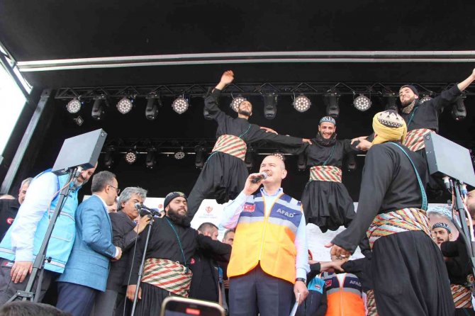 İ̇çişleri Bakanı Soylu, İ̇dlib’de Briket Evlerin Anahtar Teslim Törenine Katıldı
