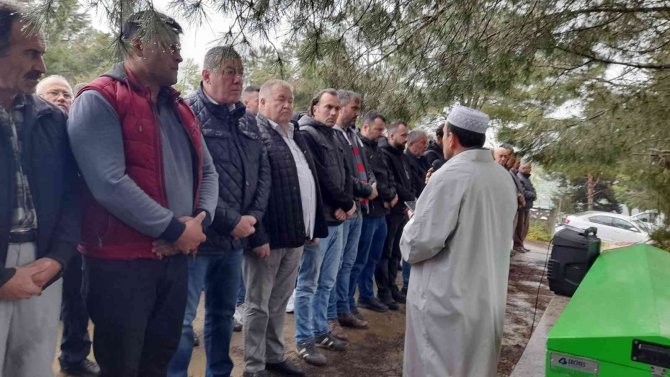 Bayrama Ziyaretinde Kazada Ölen Sürücü Toprağa Verildi