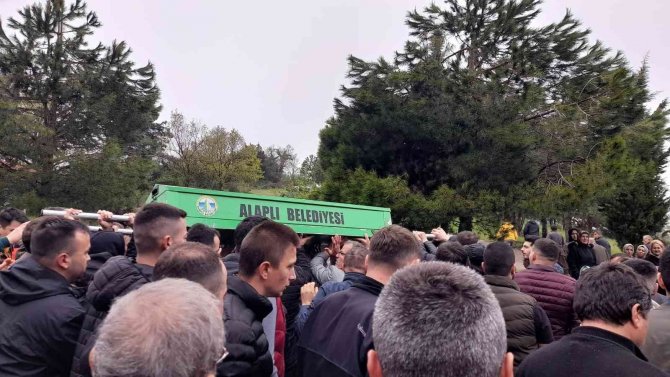 Bayrama Ziyaretinde Kazada Ölen Sürücü Toprağa Verildi