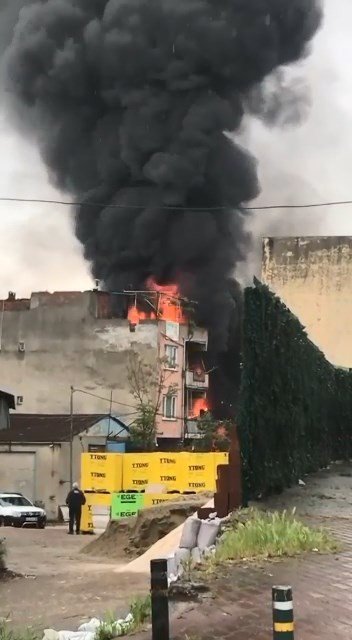 Bursa’da Sabah Saatlerinde Yangın Paniği