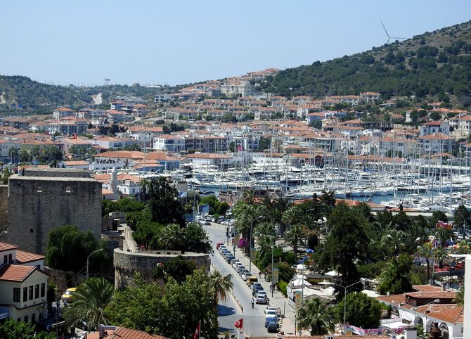 Çeşme Bayramda Tam Doluluğa Ulaşamasa Da Esnaf Memnun