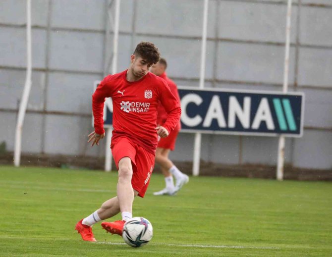 Sivasspor’da Kasımpaşa Mesaisi Başladı