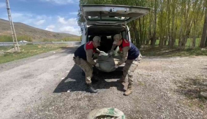 Muradiye’de Kaçak Avlanmış 450 Kilo Balık Ele Geçirildi