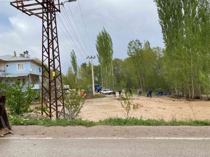 Elbistan’da Sağanak Yağış Taşkınlara Neden Oldu