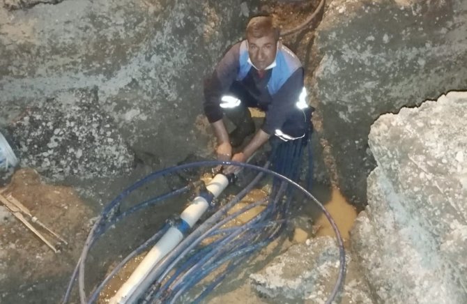 Belediye Çalışanları Gece Mesaisinde