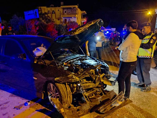 Otomobil Park Halindeki Araca Çarptı: 2 Yaralı