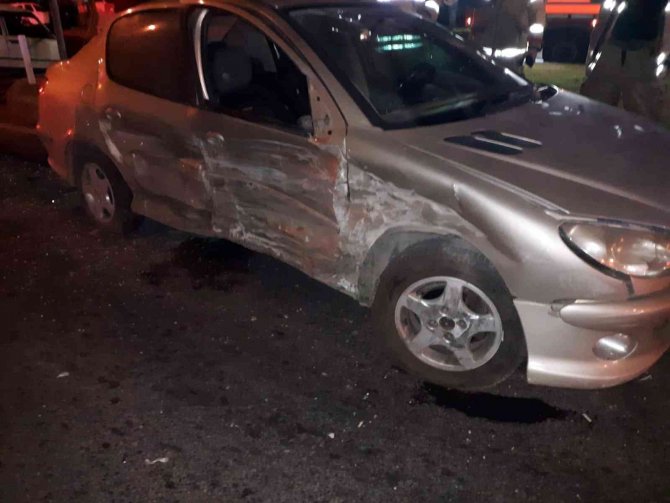 İ̇zmir’de Trafik Kazası:8 Yaralı