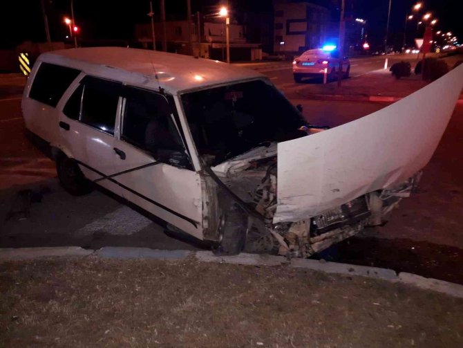 İ̇zmir’de Trafik Kazası:8 Yaralı