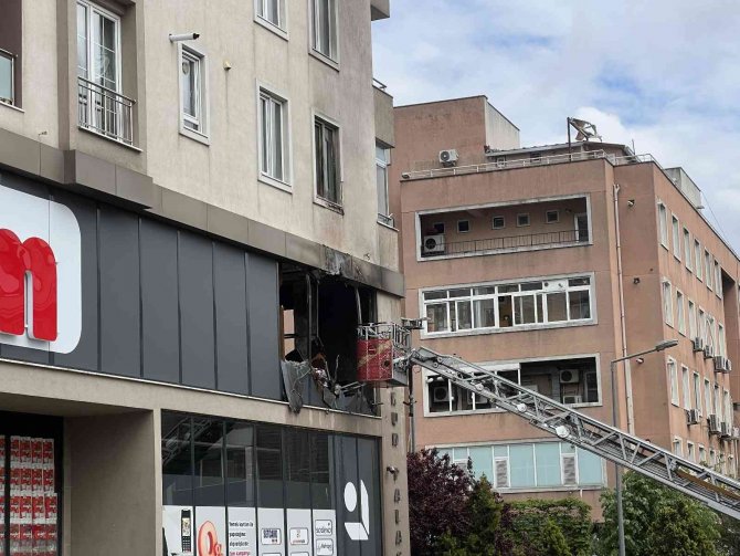 Kağıthane’de Korkutan İş Yeri Yangını