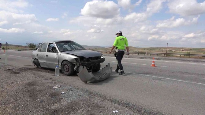 Takla Atan Otomobil Hurdaya Döndü: 2 Yaralı