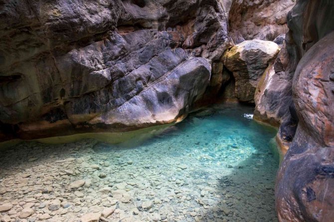 Spil Dağı’nın Saklı Kanyonu Fotoğrafçıların İlgi Odağı Oldu