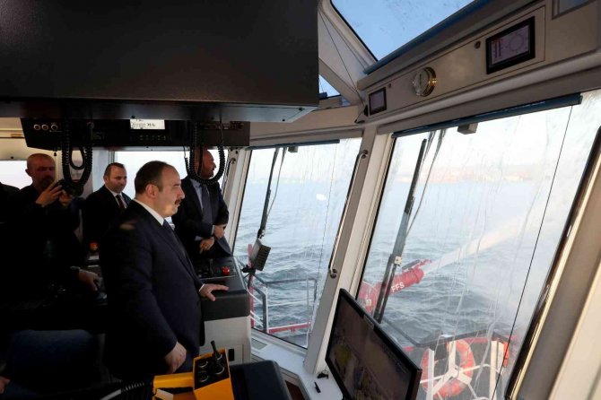 Bakan Varank: “Türkiye Geçen Yıl 2 Milyar Dolarlık Gemi İhracatına İmza Attı”