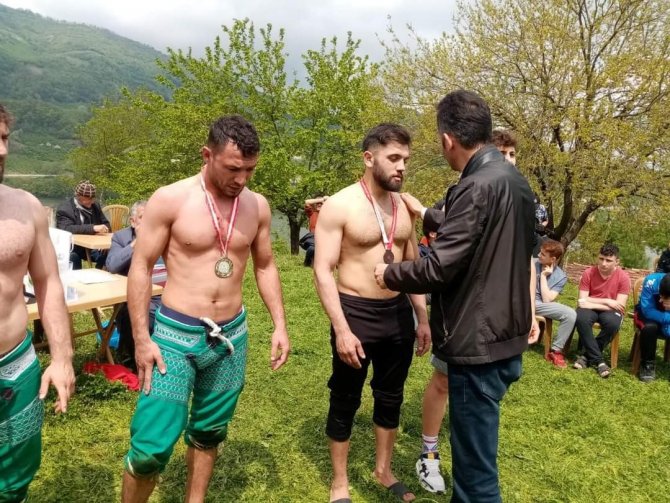 Şehit Hakan Altıkatoğlu Adına Güreş Turnuvası