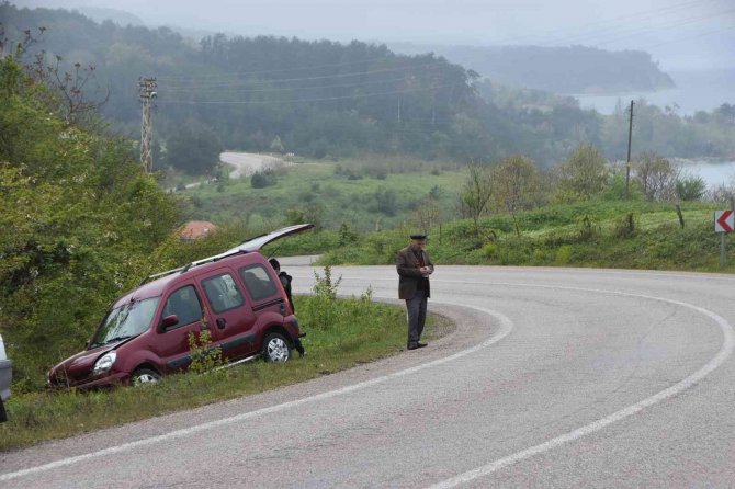Sinop’ta Trafik Kazası: 2 Yaralı