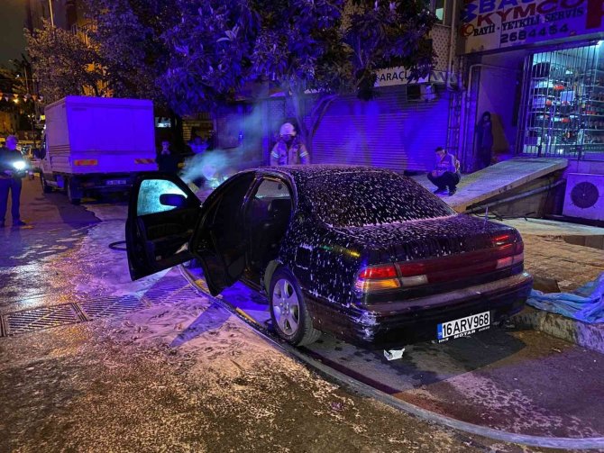Şişli’de Bir Otomobil Alev Alev Yandı