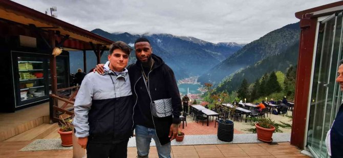 Trabzonsporlu Denswil’in Uzungöl Keyfi