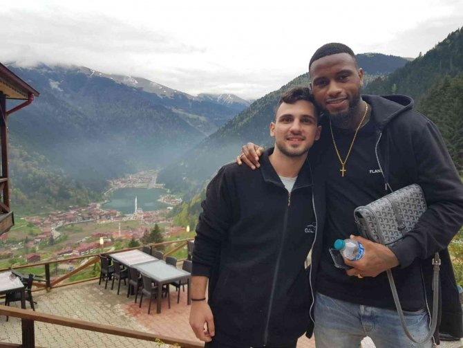 Trabzonsporlu Denswil’in Uzungöl Keyfi