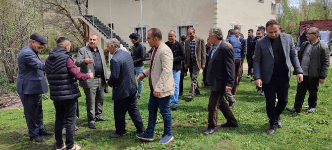 Gevaş’ta Maskesiz Mesafesiz Bayram Sevinci