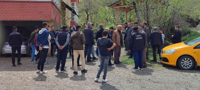 Gevaş’ta Maskesiz Mesafesiz Bayram Sevinci