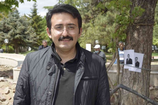 Burdur Belediyesinin Kestiği Yarım Asırlık Çam Ağaçları İçin Zincirli Eylem