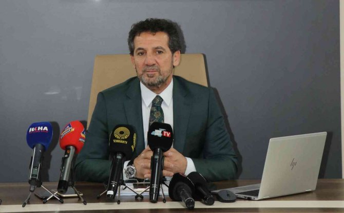 Van Gençlik Ve Spor İ̇l Müdürü İ̇nanç Vanlılarla Helalleşti