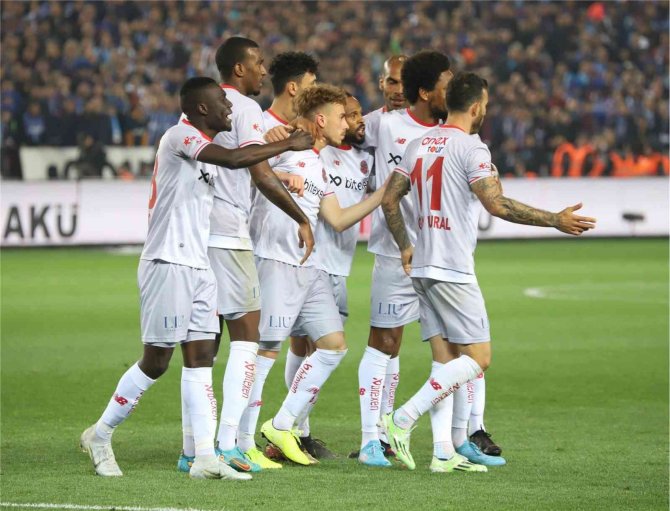 Antalyaspor’da Hedef Yenilmezlik Serisini 14’e Çıkarmak