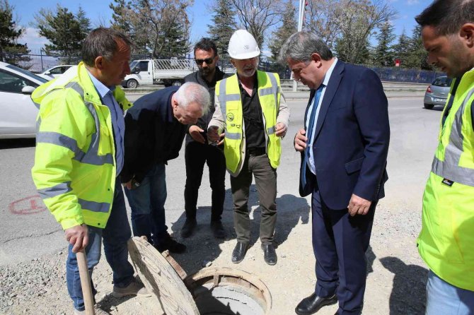 Aski̇’den Hürriyet Caddesi’nde Su Taşkınlarına Son Verecek Çalışma