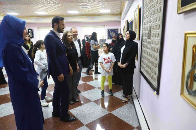 50 Bin Adet Çiviyle Esma-ül Hüsna’yı Yazdı