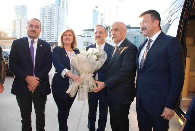 Bakan Kirişci’den İ̇zmir Övgüsü
