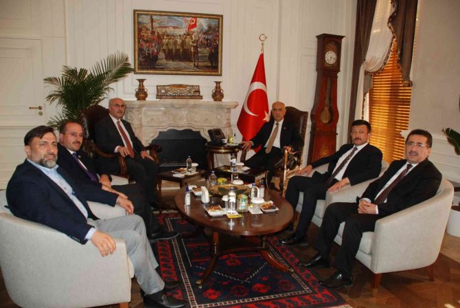 Bakan Kirişci’den İ̇zmir Övgüsü
