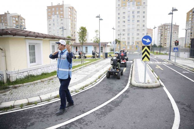 Başakşehirli Çocuklar Trafik Kurallarını Eğlenerek Öğreniyor