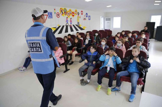 Başakşehirli Çocuklar Trafik Kurallarını Eğlenerek Öğreniyor
