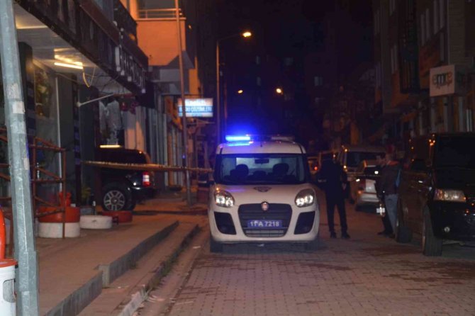 Bilecik’te Bir Eğlence Mekanının Önünde Silah Ardı Ardına Patladı
