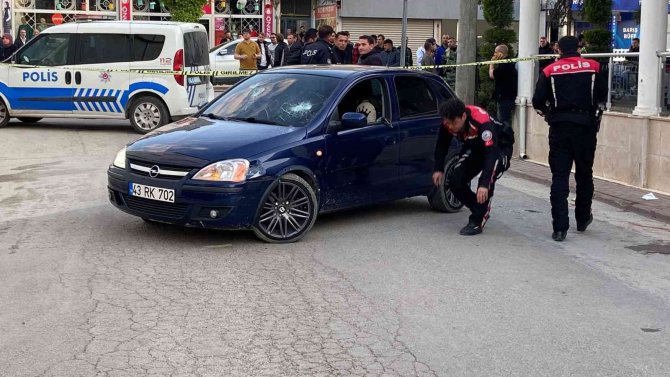 Kazanın Ardından Kendisini Uyaran 2 Kişiye Kurşun Yağdırdı
