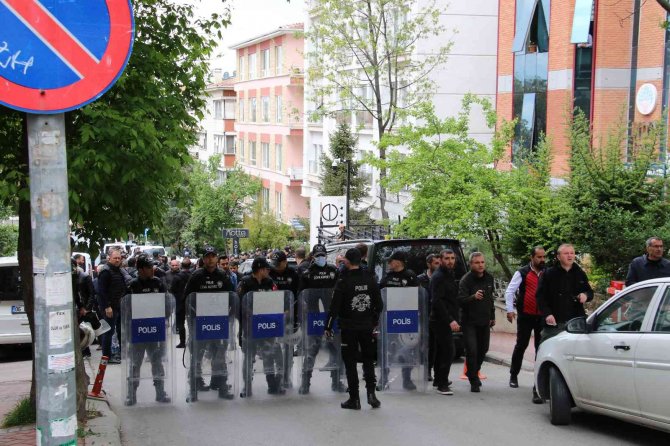 Hdp Genel Merkezi Önünde 6 Kişi Gözaltına Alındı