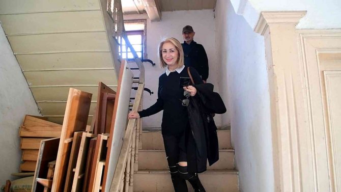 Ünlü Sanatçı Alexandra Gravas Atalarının İzini Söke’de Buldu