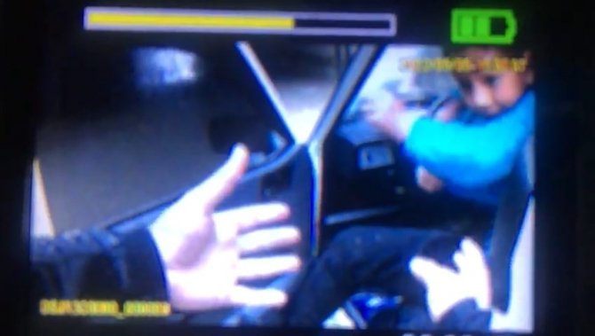 Göle Dönen Alt Geçitte Mahsur Kalan Çocuk, Polis Tarafından Kurtarıldı