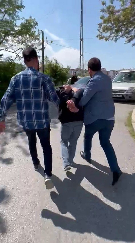 Esenler’de 19 Yaşındaki Genç Kızı Öldüren Zanlı Yakalandı