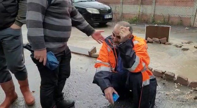 Evini Su Basan Adam Hüngür Hüngür Ağladı